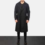 
Detective 经典黑 Wool 真皮大衣 男士 - 展现立体袖型与合身版型的侧身视角