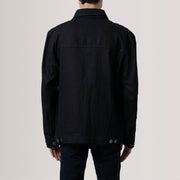 Close-Up Detail of Classic Collar &amp; Heavy-Duty Zipper Hardware on Eddie 黑色 Oversized Denim Trucker 真皮夹克 男士 For Men