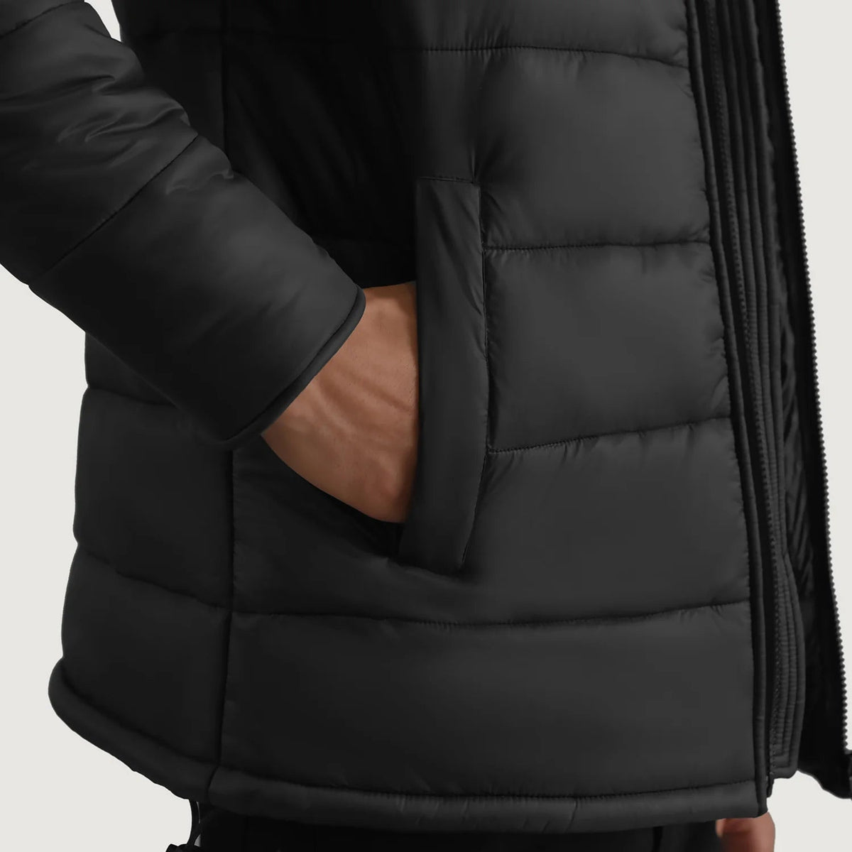 
内衬展示 Showing Quilted Viscose Lining & 内部双侧实用暗袋