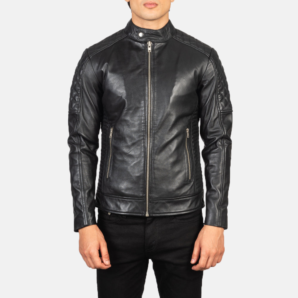 
细节特写 of Band Collar & Zipper Hardware on Fernando Quilted Brown Suede Biker Jacket