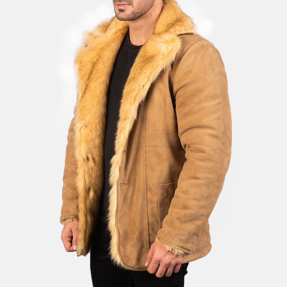 
细节特写 of Notch & Button Hardware on Furlong Beige Leather Coat