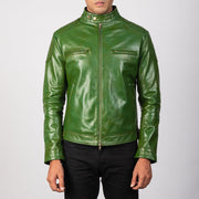 
Gatsby Quilted Green Leather Biker Jacket - 展现立体袖型与合身版型的侧身视角