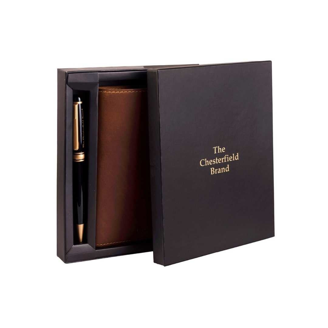 
细节特写 of Classic Collar & Heavy-Duty Zipper Hardware on Giftset Leather Writing Case and Pen (Passport holder)