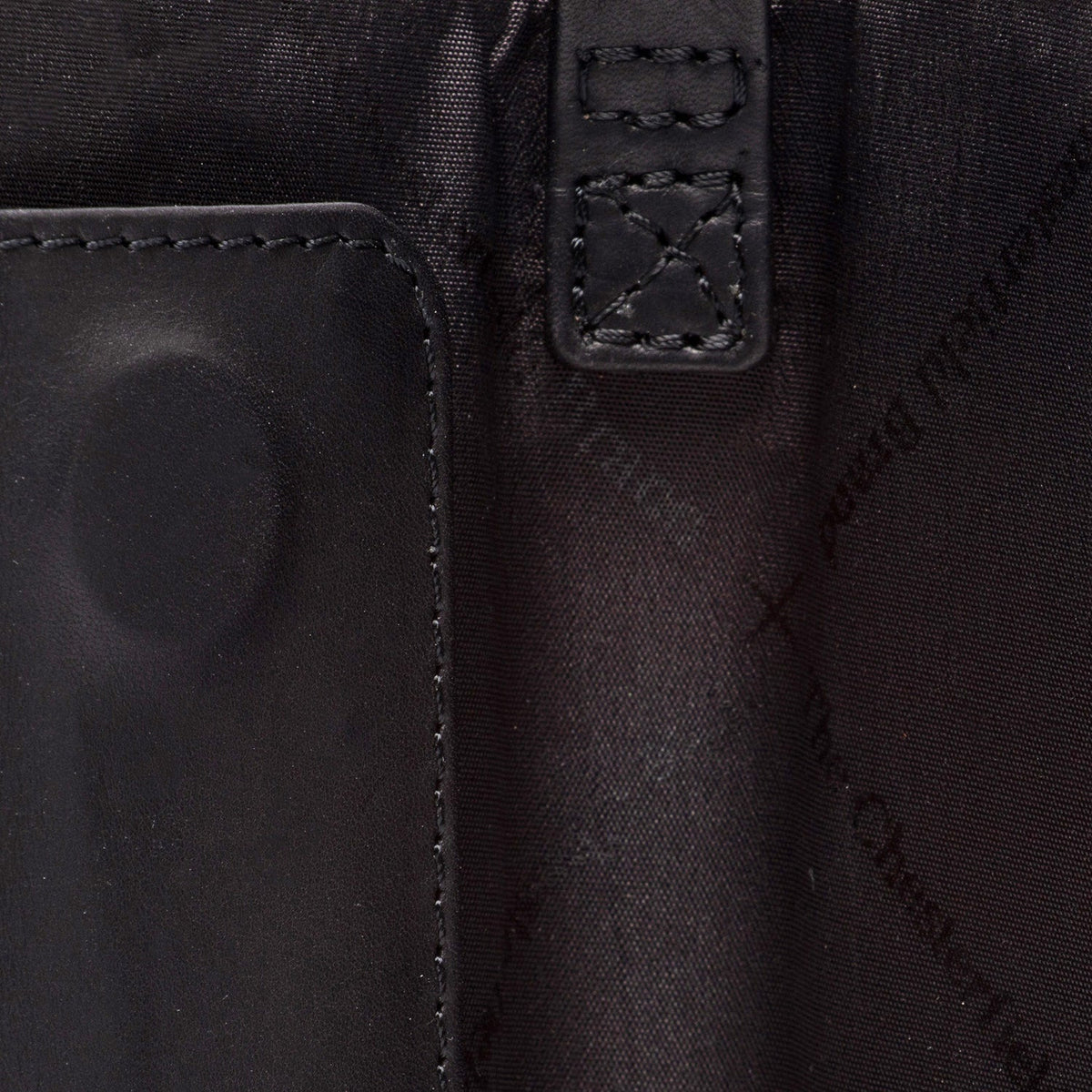 Styled Fit Perspective of Glasses Case Maplewood 女士 on Model - Natural Daylight Drape