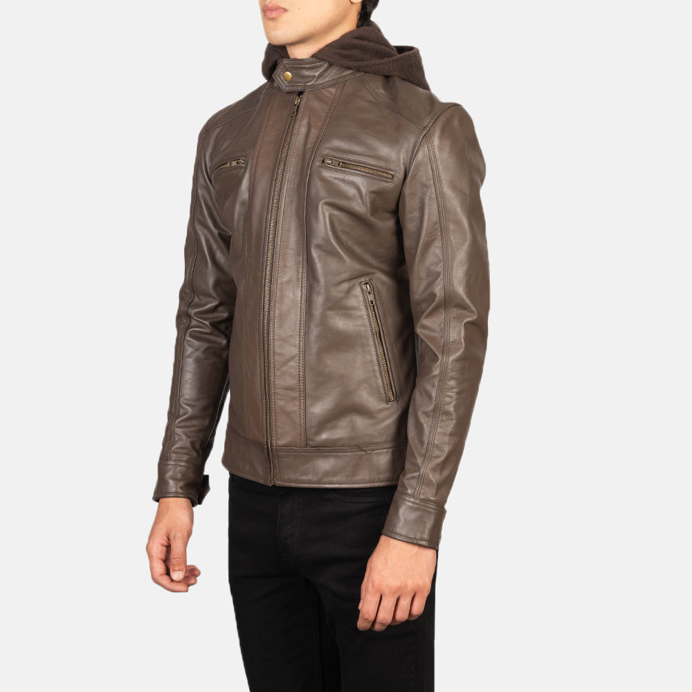 
Brown Cowhide Leather Biker Jacket - 展现肩线贴合与利落下摆的背部视角