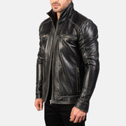 
Black Cowhide Leather Biker Jacket - 展现肩线贴合与利落下摆的背部视角
