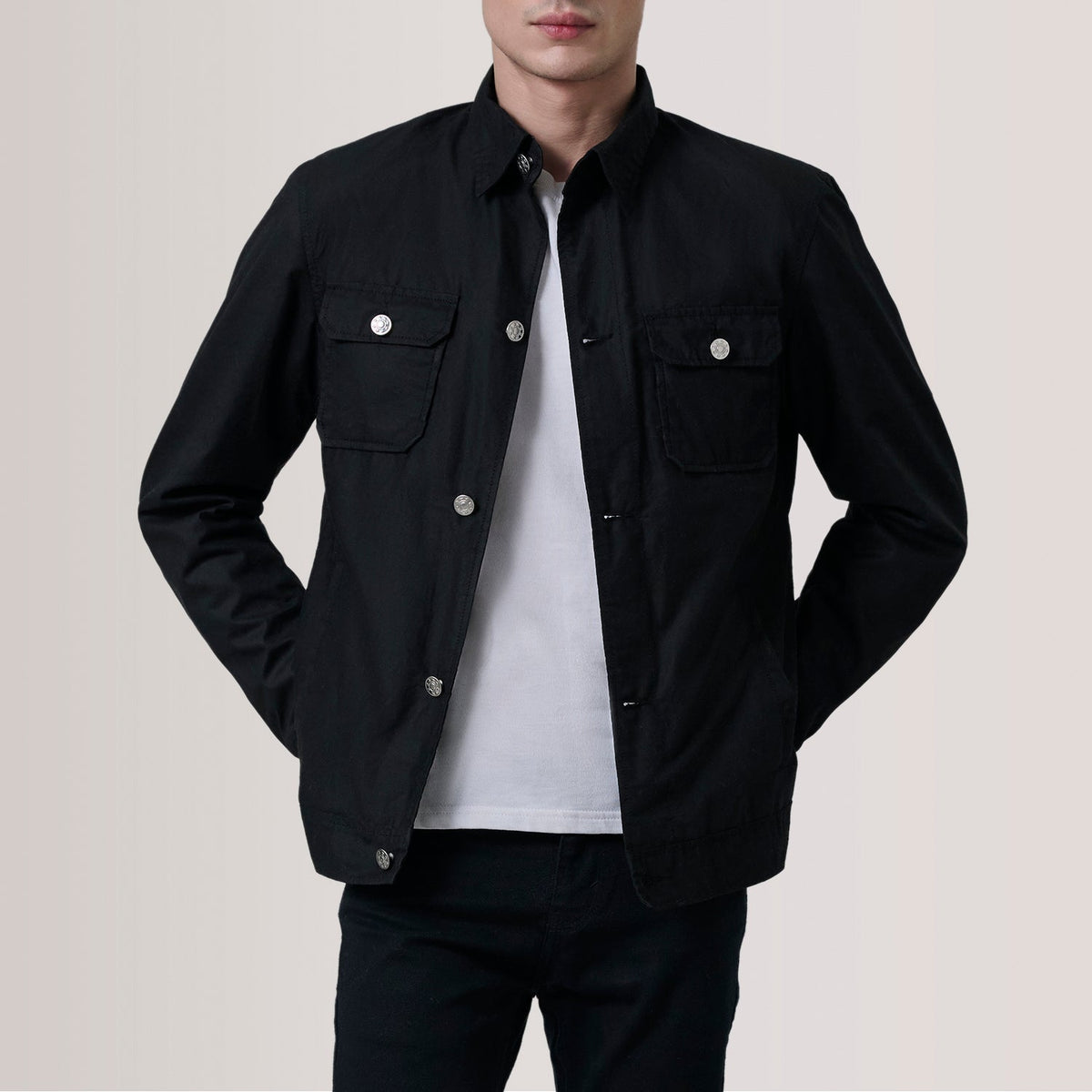 Irwin 黑色 Waxed Canvas Field 真皮夹克 男士 For Men in Black Waxed Cotton Canvas - Front Profile View &amp; Tailored Silhouette | Buy Online