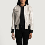 
Lana Silver 真皮飞行员夹克 女士 in Silver Sheepskin Leather - 正面版型与定制立体剪裁轮廓 | 官方商城选购