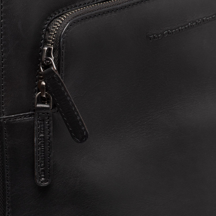 Fornella Full-Grain Leather Backpack 女士