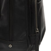 Santana Full-Grain Leather Backpack 女士 - Structured Side Profile Showing Gusset Depth &amp; Expansion Capacity