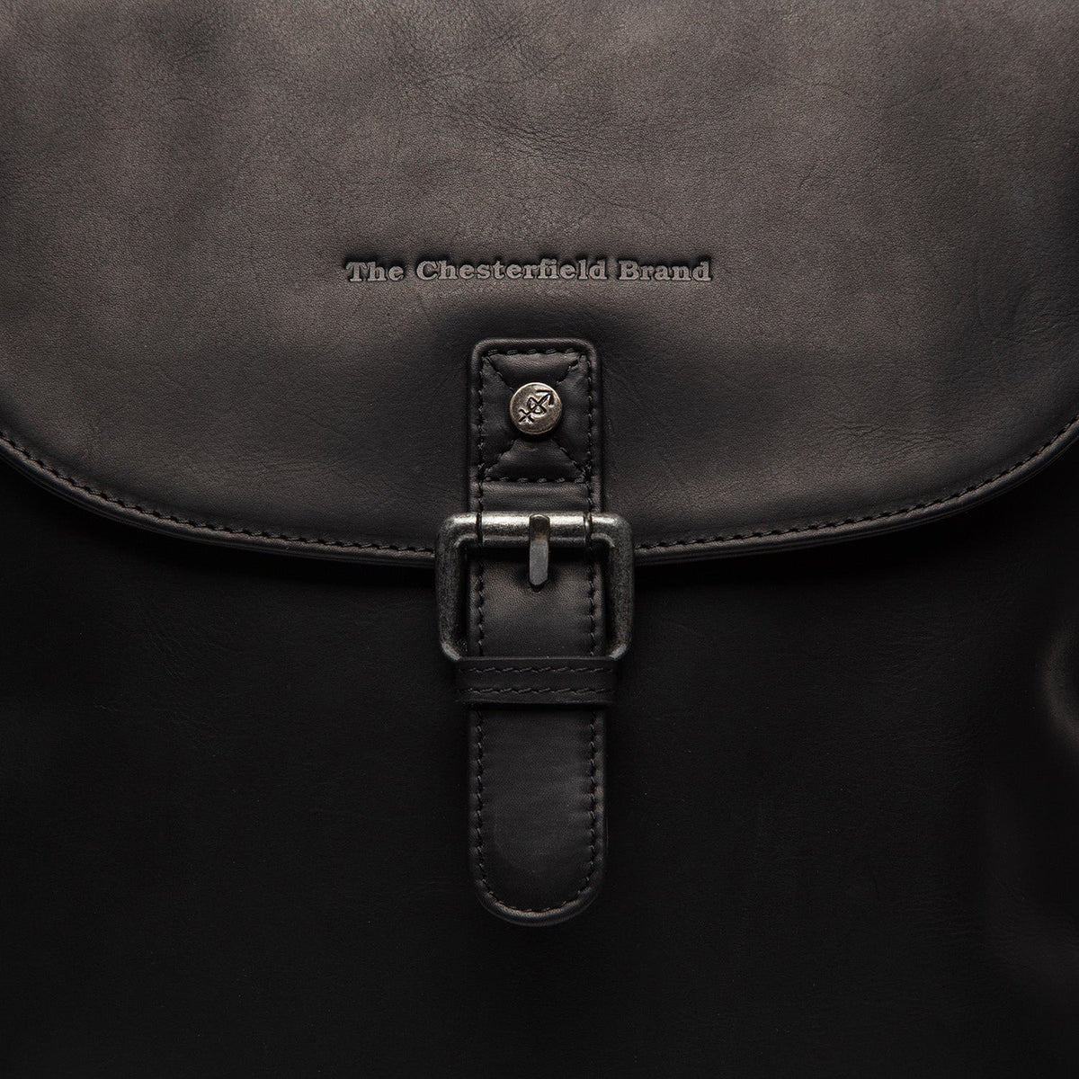Vermont Full-Grain Leather Backpack 女士 - Structured Side Profile Showing Gusset Depth &amp; Expansion Capacity