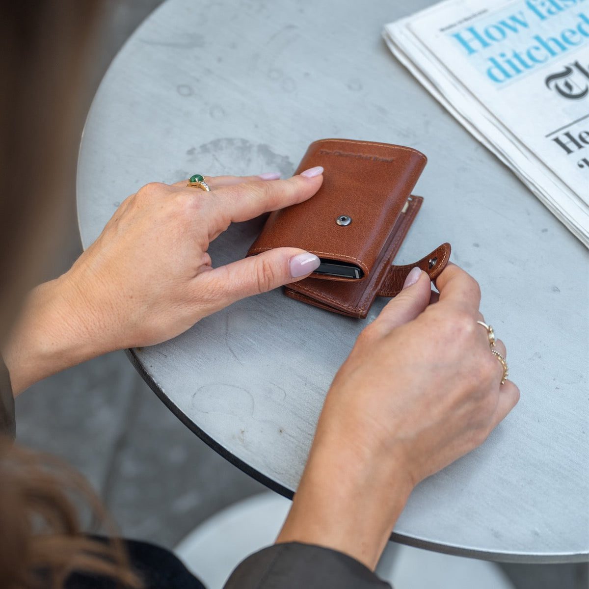 Mannheim Full-Grain Leather Card Holder 女士 – alternate product view 3