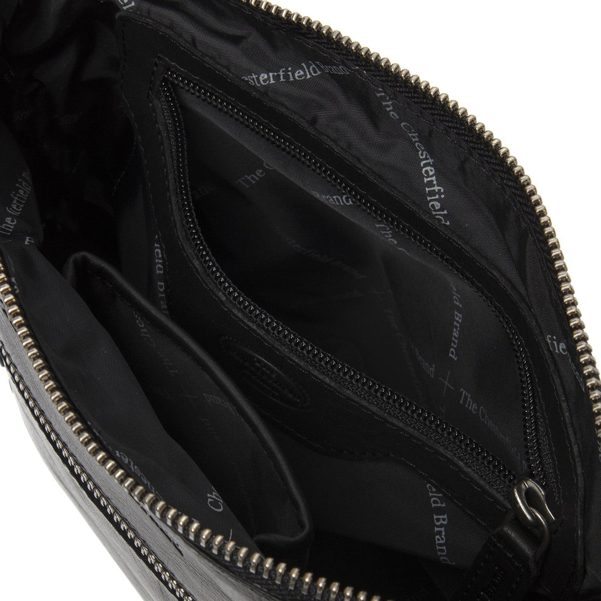 
Classic 100% Full-Grain leather Bag - 展现加固真皮背带与承重走线的背部视角