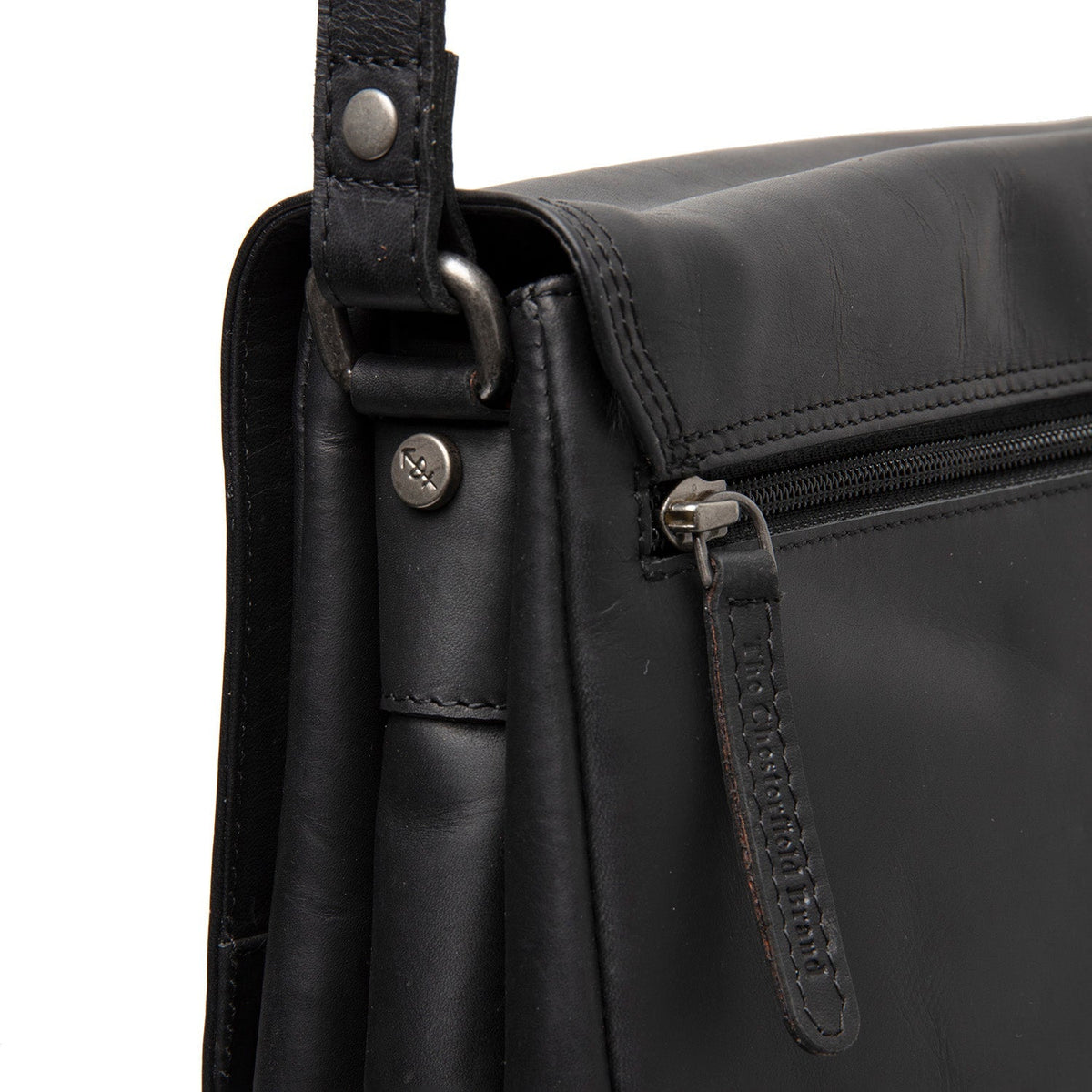 
内衬展示 Showing Dedicated Padded Laptop Sleeve & Multi-Compartment Organization