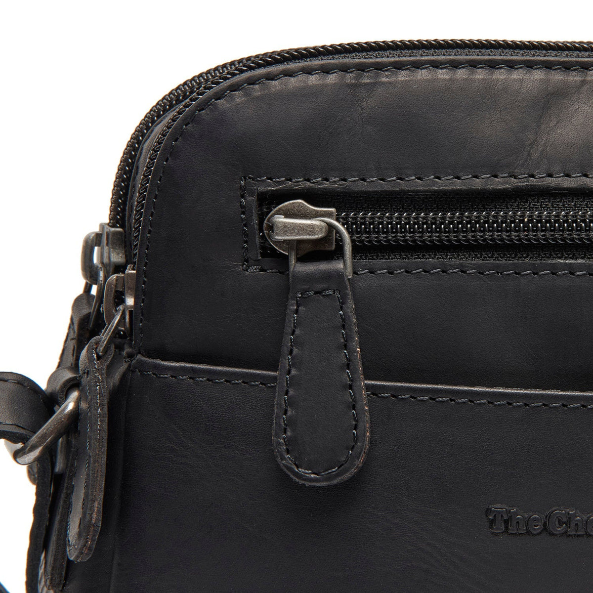 
Classic 100% Full-Grain leather Bag - 展现加固真皮背带与承重走线的背部视角