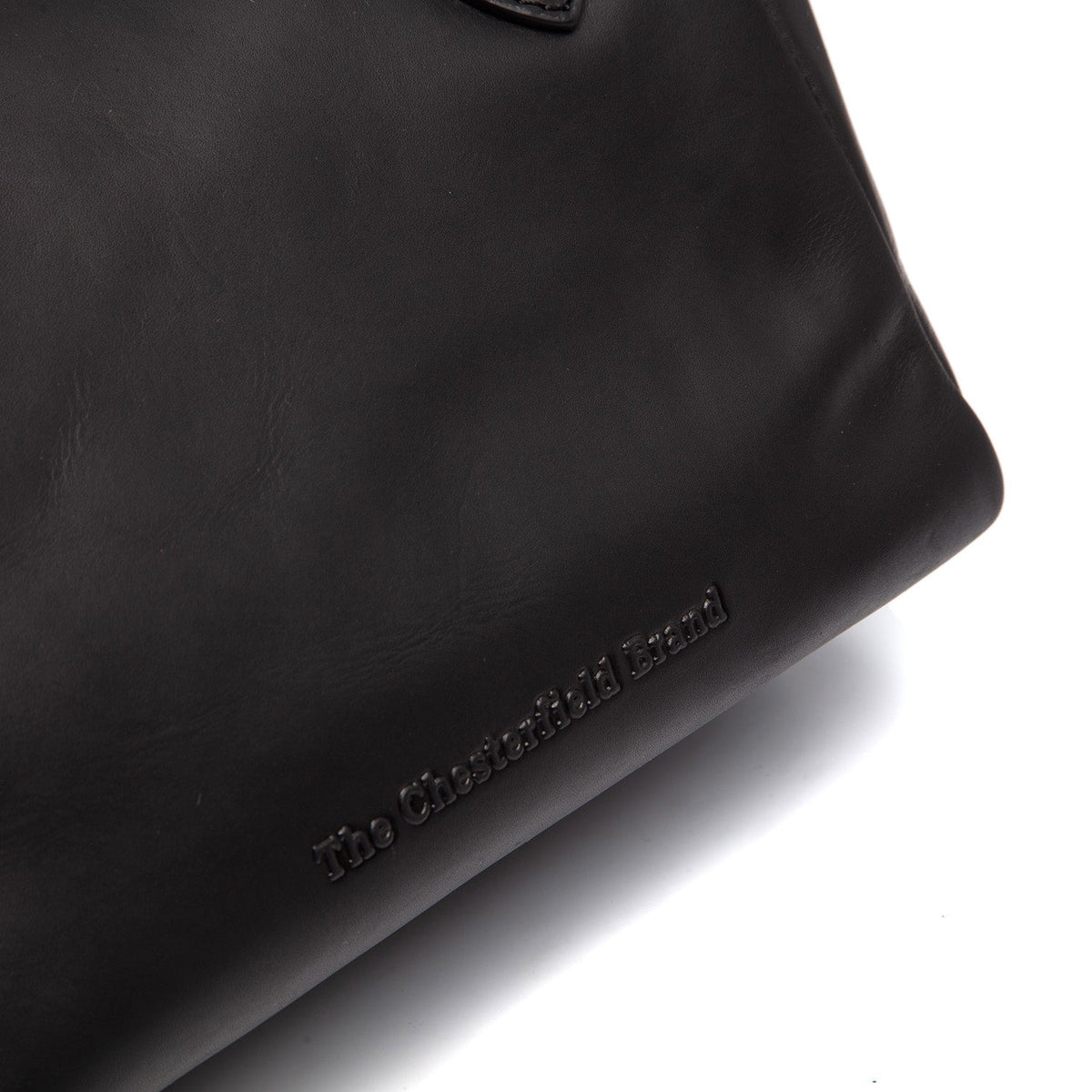 Chili Full-Grain Leather Handbag 女士 - Lateral Side Profile View Showing Sleeve Cut &amp; Athletic Taper Fit