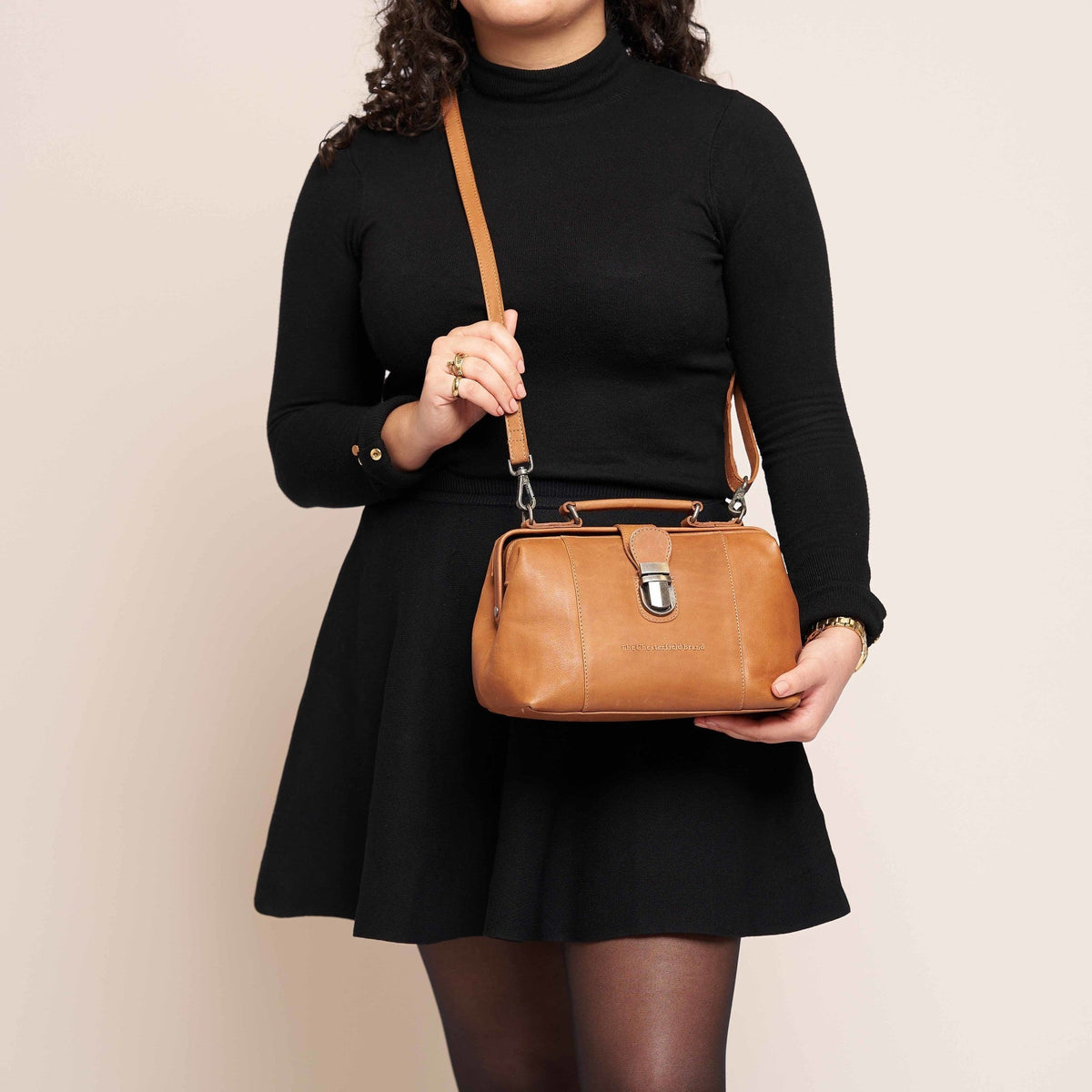 Styled Fit Perspective of Rachael Full-Grain Leather Handbag 女士 on Model - Natural Daylight Drape