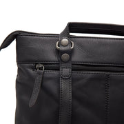 Caldero Full-Grain Leather Laptop Backpack 女士 - Structured Side Profile Showing Gusset Depth &amp; Expansion Capacity