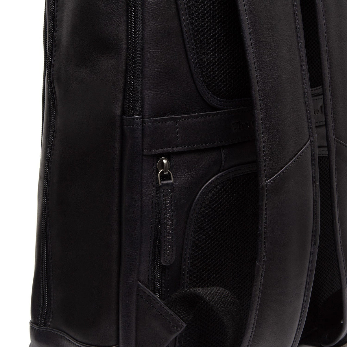 Solid Antique Brass Hardware &amp; Heavy-Duty Dual Zipper Detail on Detroit Full-Grain Leather Laptop Backpack 女士