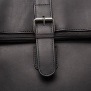 
Solid Antique Brass Hardware & Heavy-Duty Dual Zipper Detail on Larsson 头层真皮笔记本双肩包