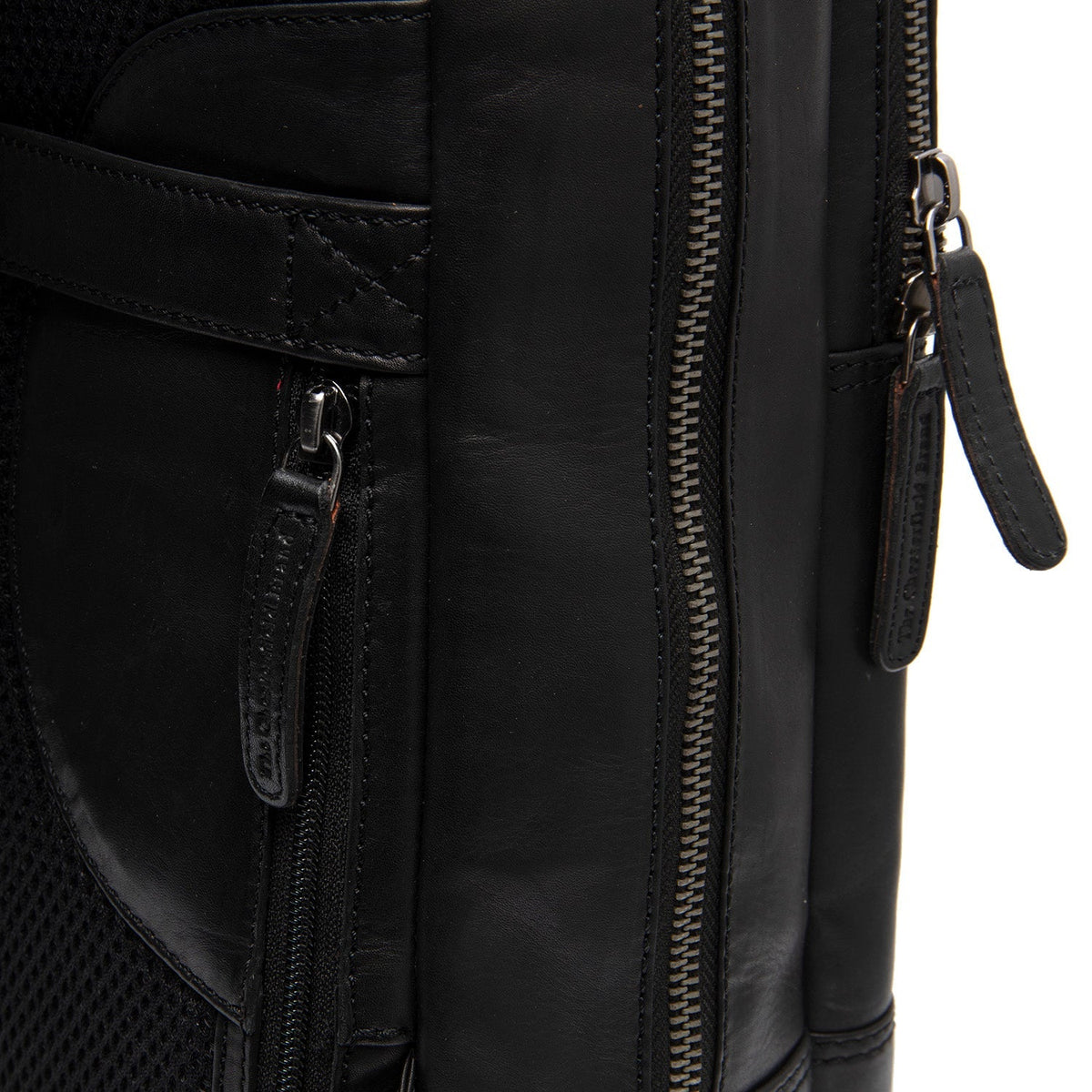 Solid Antique Brass Hardware &amp; Heavy-Duty Dual Zipper Detail on Nicola Full-Grain Leather Laptop Backpack 女士