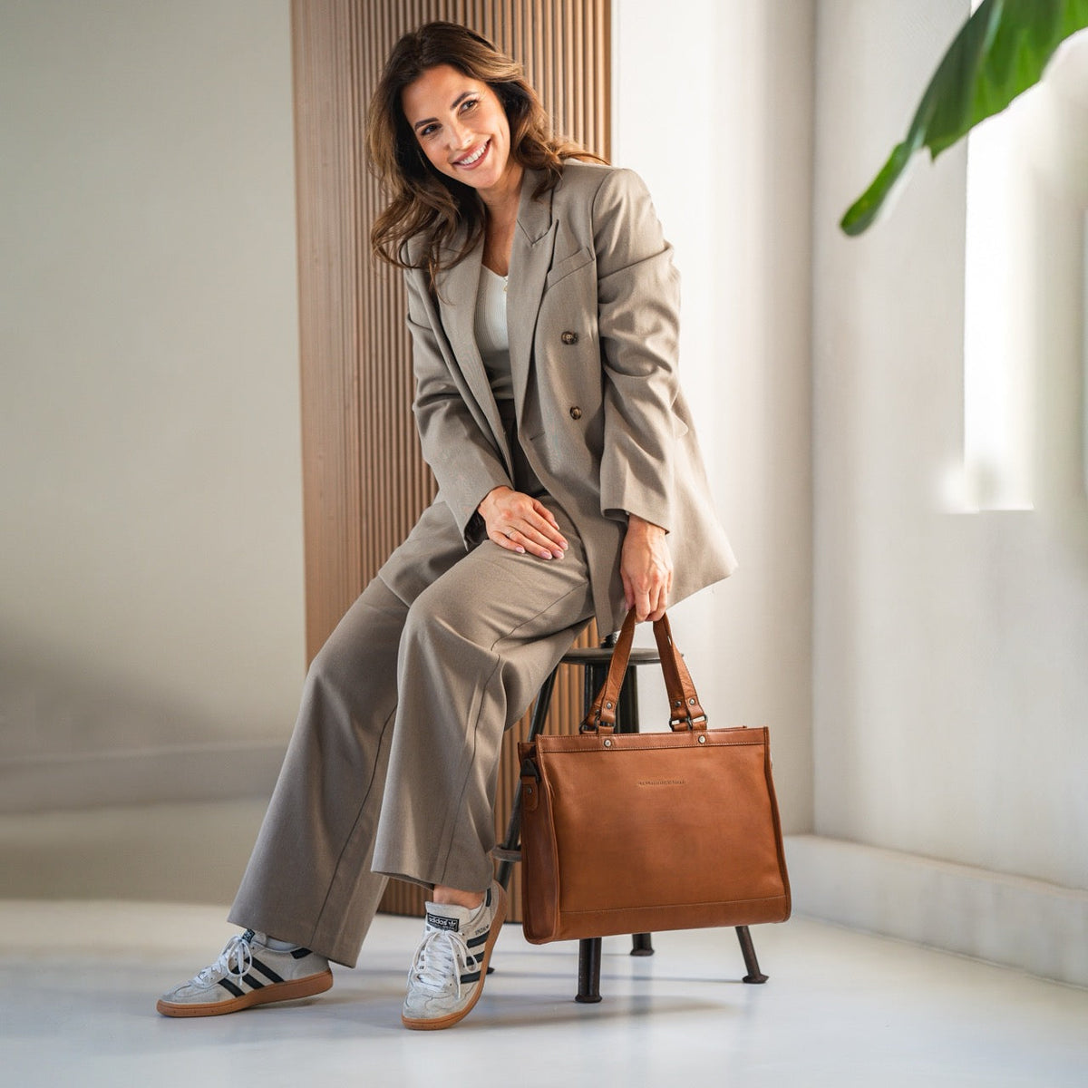Manly Full-Grain Leather Laptop Bag 女士 – alternate product view 3