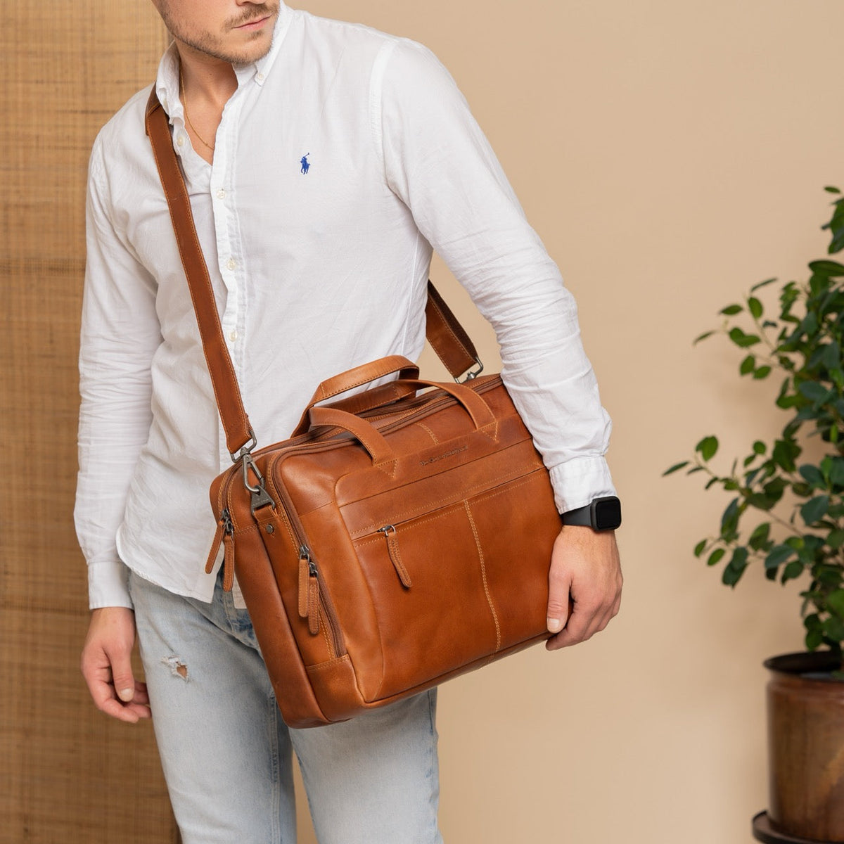 Ryan Full-Grain Leather Laptop Bag 男士 – alternate product view 3