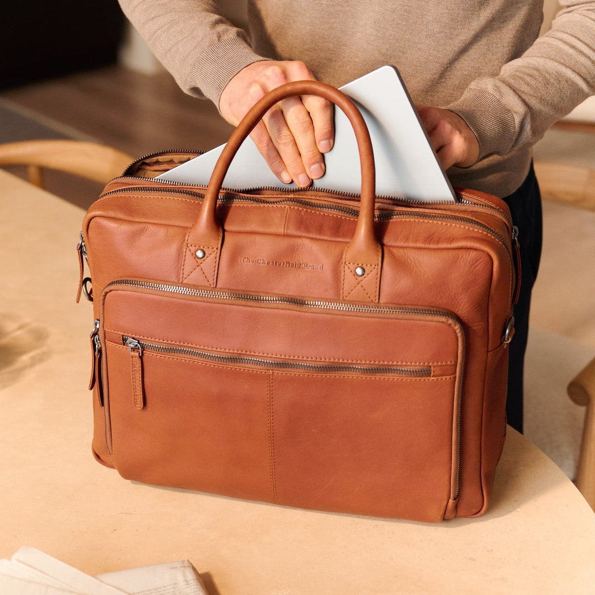 Tacama Full-Grain Leather Laptop Bag 女士 – alternate product view 3