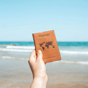 Leather Passport Case 女士 – alternate product view 2