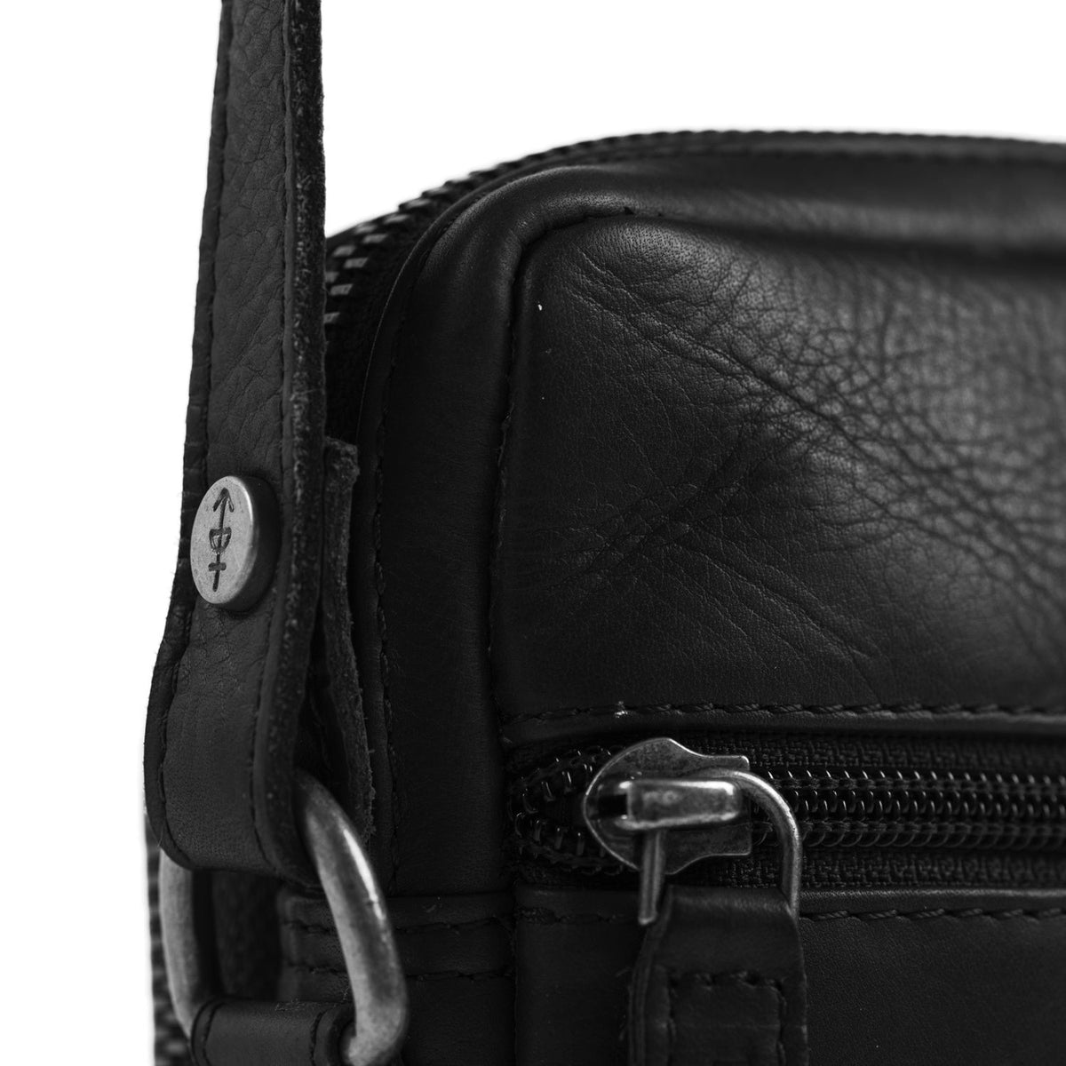 Tailored Rib Cuffs &amp; Hem Craftsmanship Construction Detail on Hamilton Full-Grain Leather Phone Bag 女士