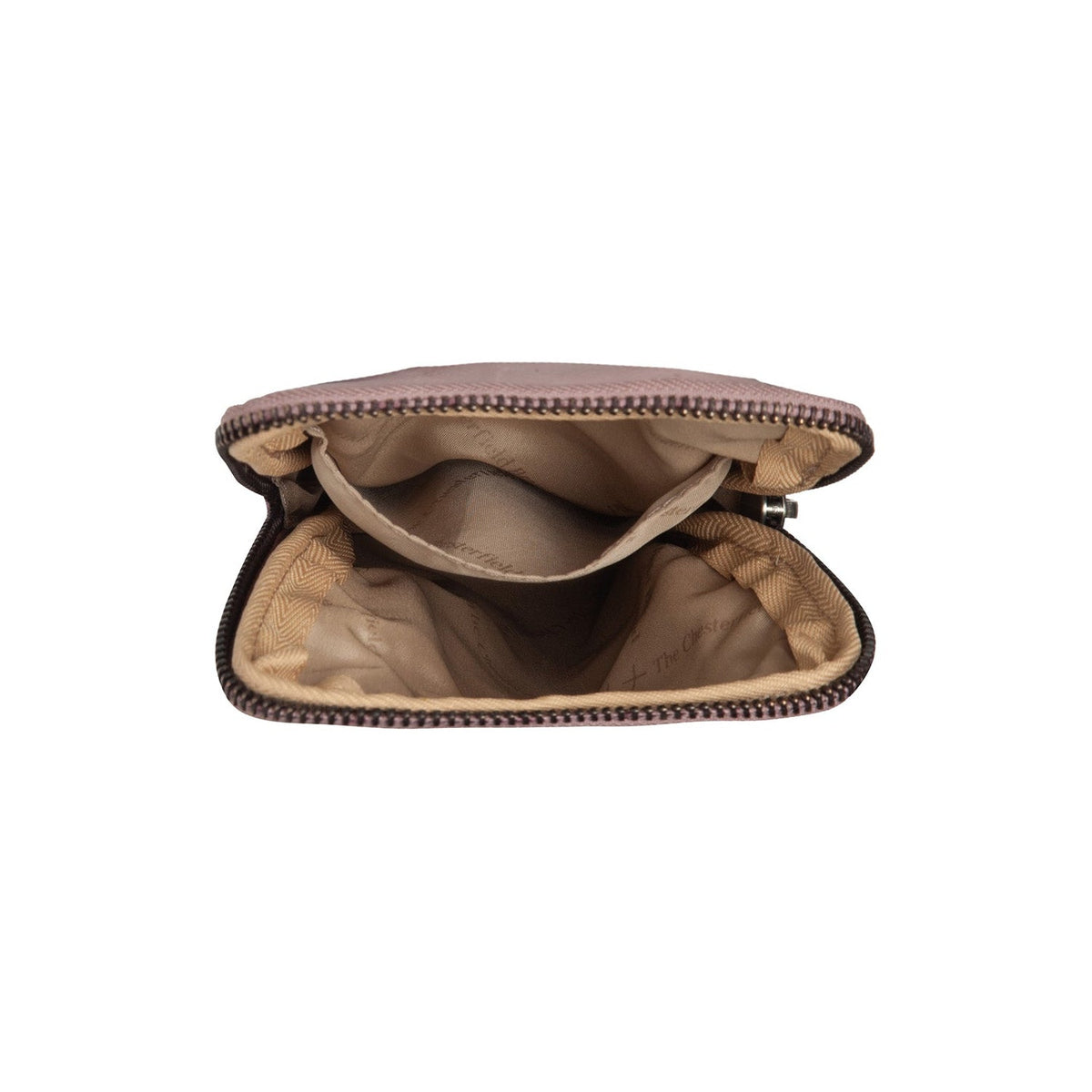 Salta Full-Grain Leather Phone Bag 女士 - Lateral Side Profile View Showing Sleeve Cut &amp; Athletic Taper Fit