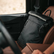 
Classic 100% Full-Grain leather Backpack - 展现加固真皮背带与承重走线的背部视角