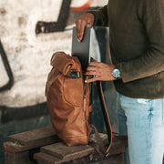 Liverpool Full-Grain Leather Roll-top Backpack 女士 – alternate product view 3