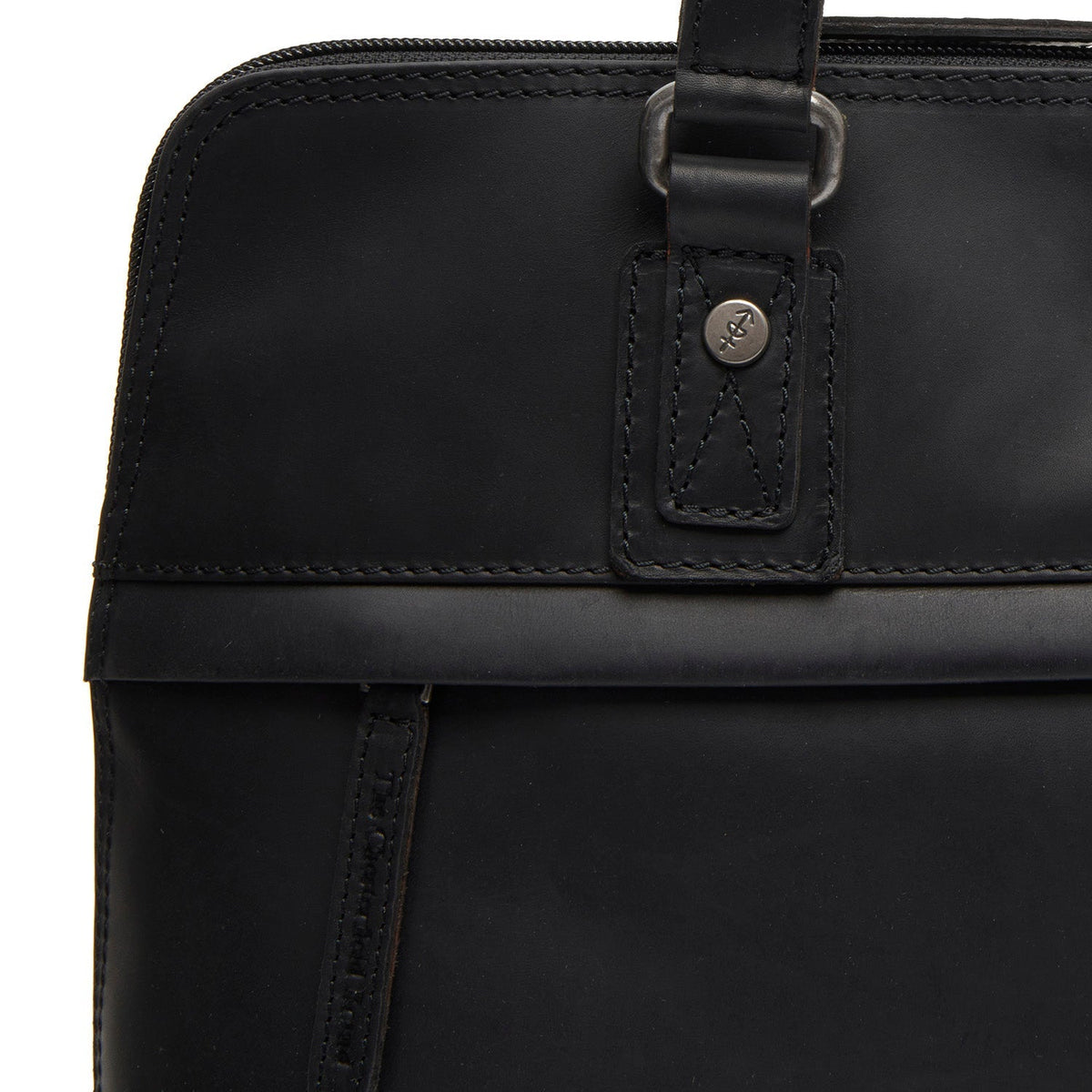
Classic 100% Full-Grain leather Bag - 展现加固真皮背带与承重走线的背部视角