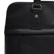 
Classic 100% Full-Grain leather Bag - 展现加固真皮背带与承重走线的背部视角