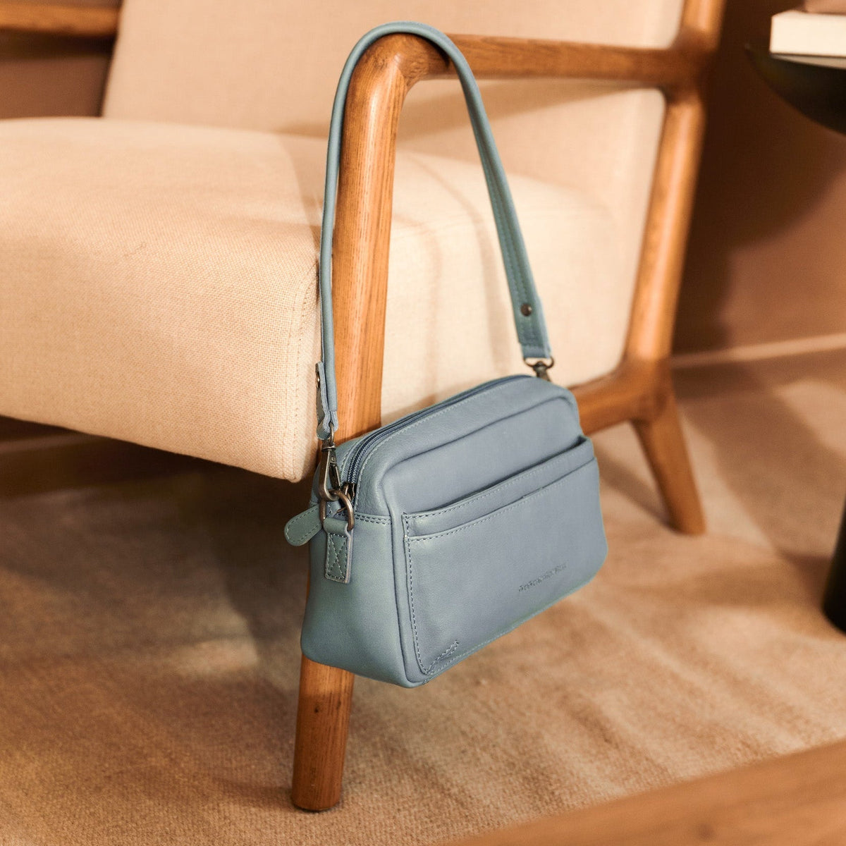 Liora Full-Grain Leather Shoulder Bag 女士 – alternate product view 2