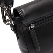 
内衬展示 Showing Dedicated Padded Laptop Sleeve & Multi-Compartment Organization