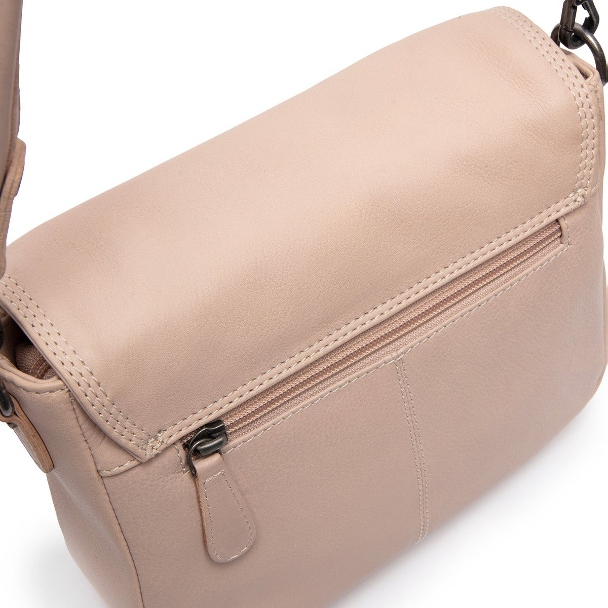 
内衬展示 Showing Dedicated Padded Laptop Sleeve & Multi-Compartment Organization