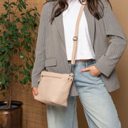 Zarita 头层牛皮单肩包 - Structured Side Profile Showing Gusset Depth &amp; Expansion Capacity