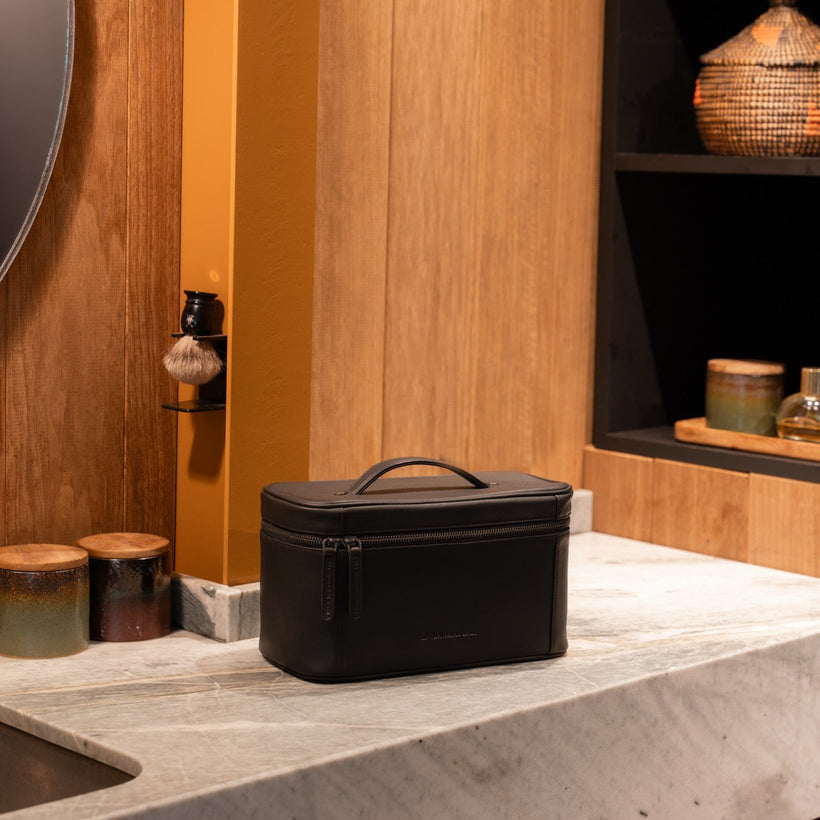 Limone Full-Grain Leather Toiletry Bag 女士