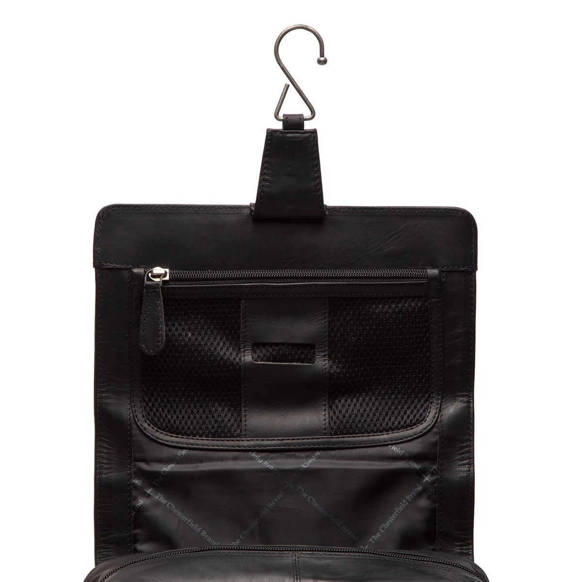 特写细节 of Classic Collar &amp; Heavy-Duty Zipper Hardware on Rosario 头层牛皮 Toiletry Bag