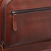 
细节特写 of Classic Collar & Heavy-Duty Zipper Hardware on Leather Trolley San Marino 女士