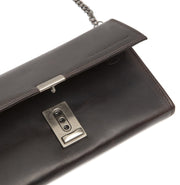 
Solid Antique Brass Hardware & Heavy-Duty Dual Zipper Detail on Bora 头层牛皮 Waiter 头层真皮皮夹钱包