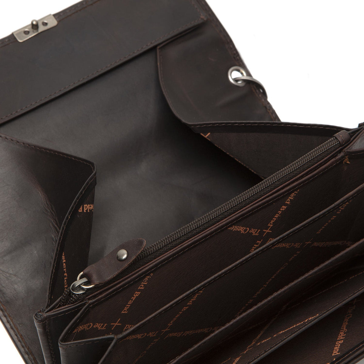 
Classic 100% Full-Grain leather Wallet - 展现加固真皮背带与承重走线的背部视角