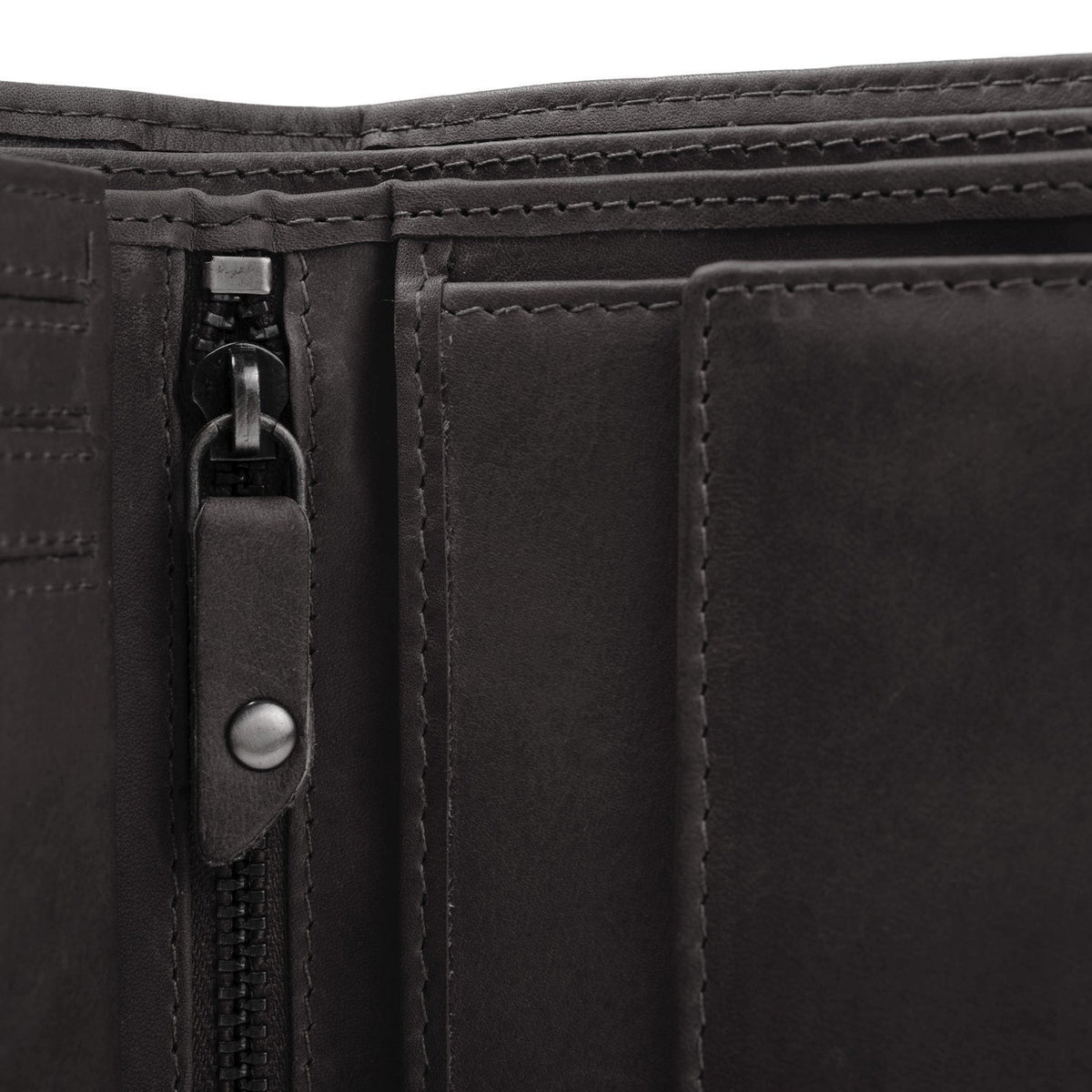 
Everyday Carry Perspective Showing Ergonomic Grab Handle & Strap Comfort