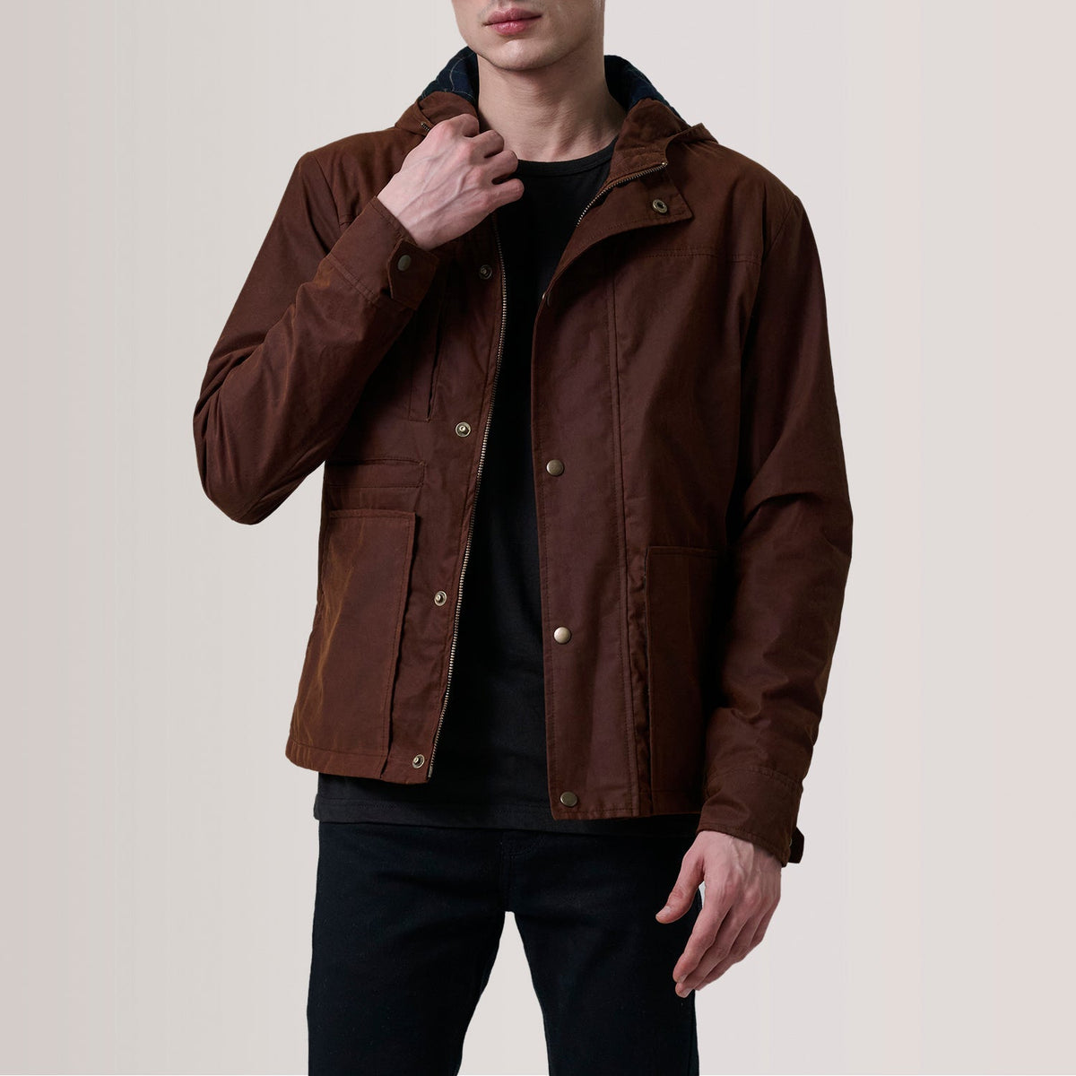 Marlo 棕色 Canvas Hooded Work 真皮夹克 男士 For Men in Brown Waxed Cotton Canvas - Front Profile View &amp; Tailored Silhouette | Buy Online