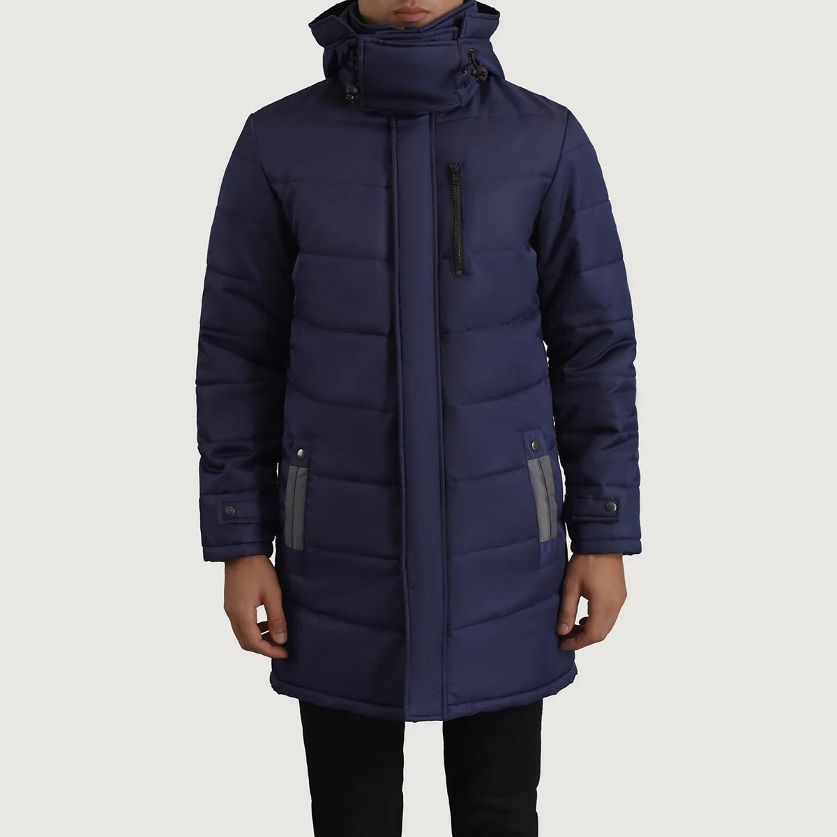
细节特写 of Classic Collar & Zipper With Snap Button Placket Hardware on Moore 深海蓝 Hooded Parka 男士
