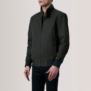 
Morrison Olive Canvas 真皮飞行员夹克 男士 For Men - 展现立体袖型与合身版型的侧身视角