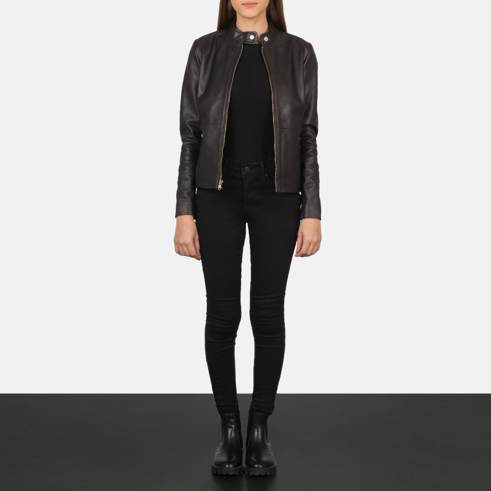 
Rave Brown Leather Biker Jacket - 展现立体袖型与合身版型的侧身视角