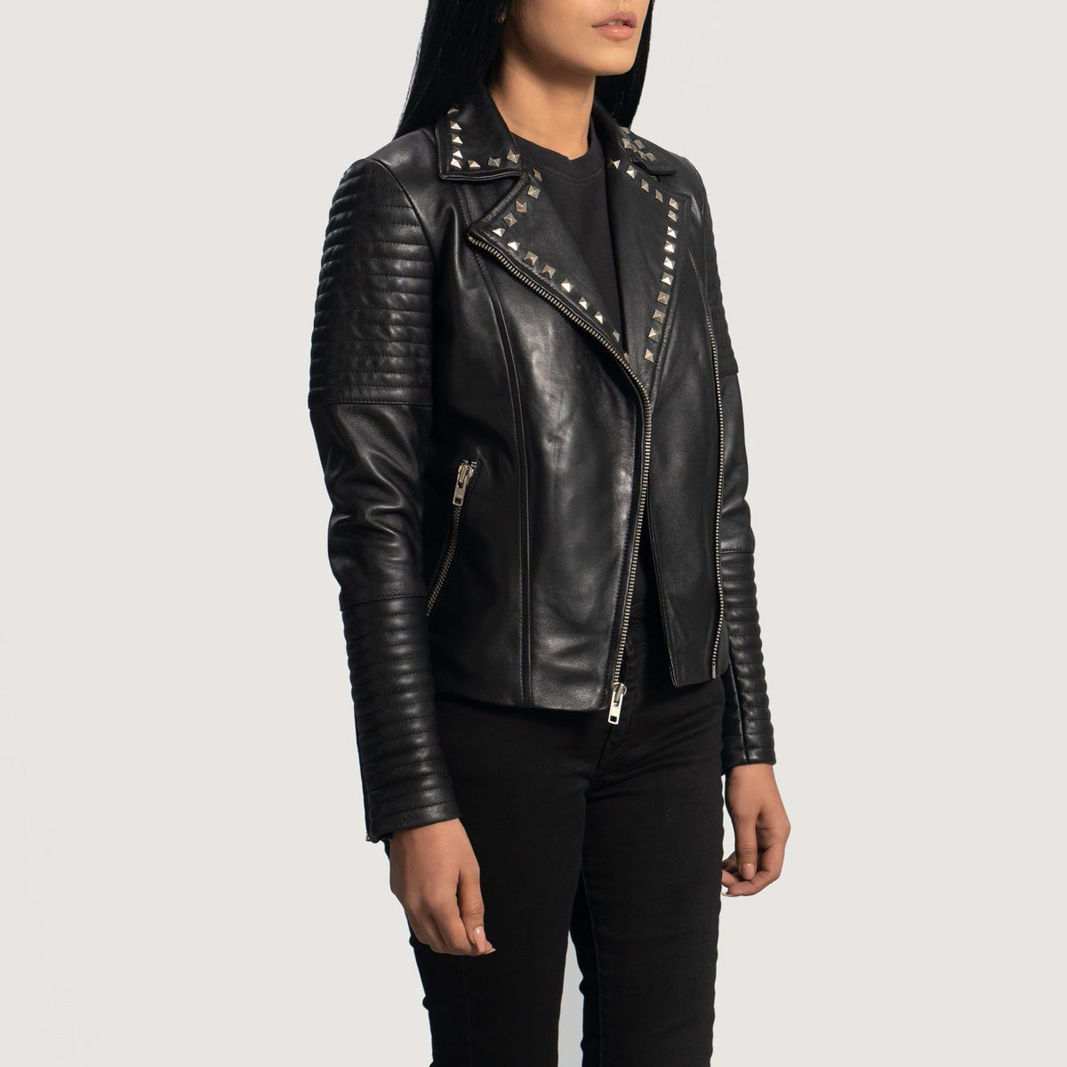 
Black Sheepskin Leather Biker Jacket - 展现肩线贴合与利落下摆的背部视角